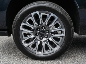 2024 GMC Yukon XL Denali Ultimate — thumbnail 7